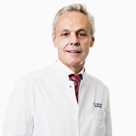 Dr. Jan Van Oost - specialization: foot, hip, spinal column consultant - MD at Orthopedie Roeselare - AZ Delta